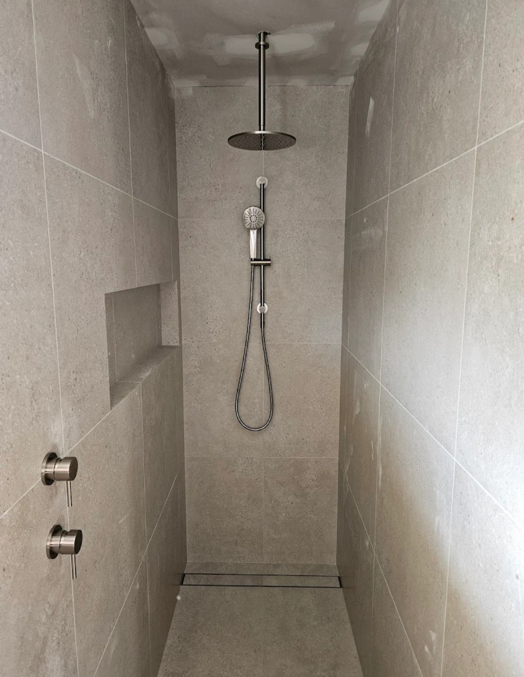 Tiled shower installation